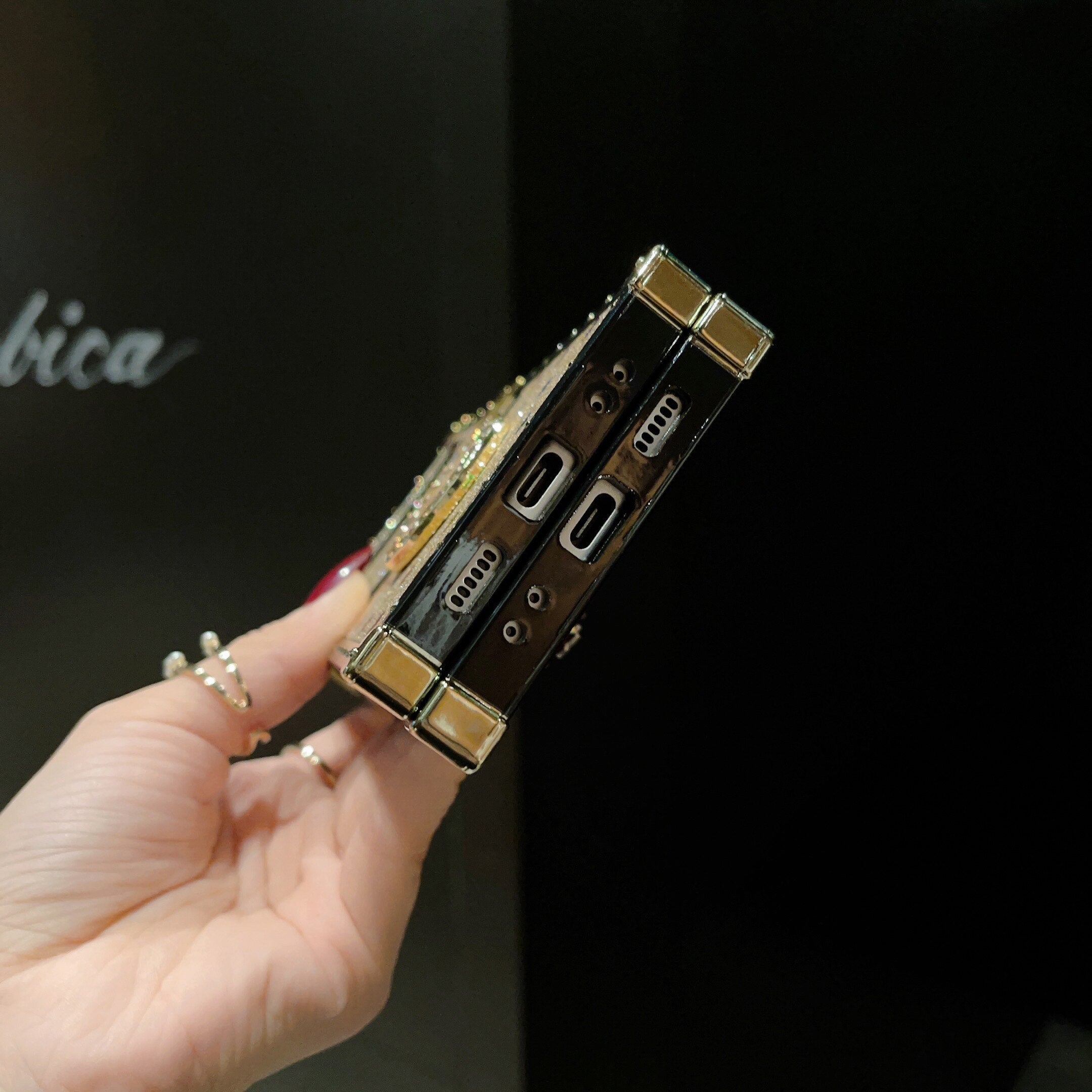 Samsung Galaxy Z Flip6/5/4/3 5G Square Case Passion Ring